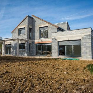 Construction du gros oeuvres d'une maison plein pied